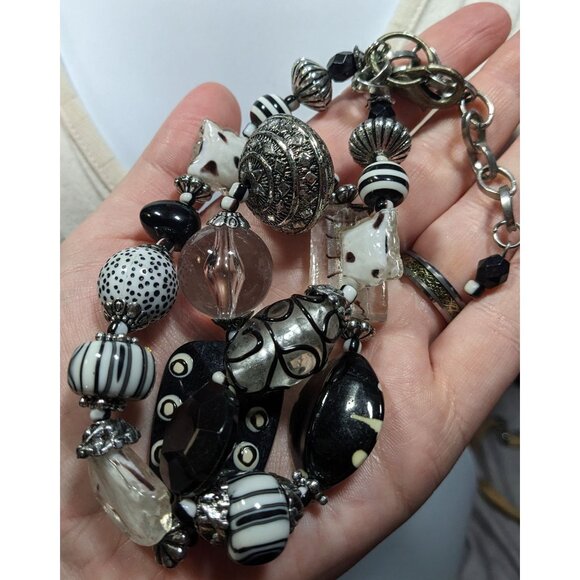 Handmade Chunky Abstract Black And White Glass Beaded Necklace - Picture 3 of 6